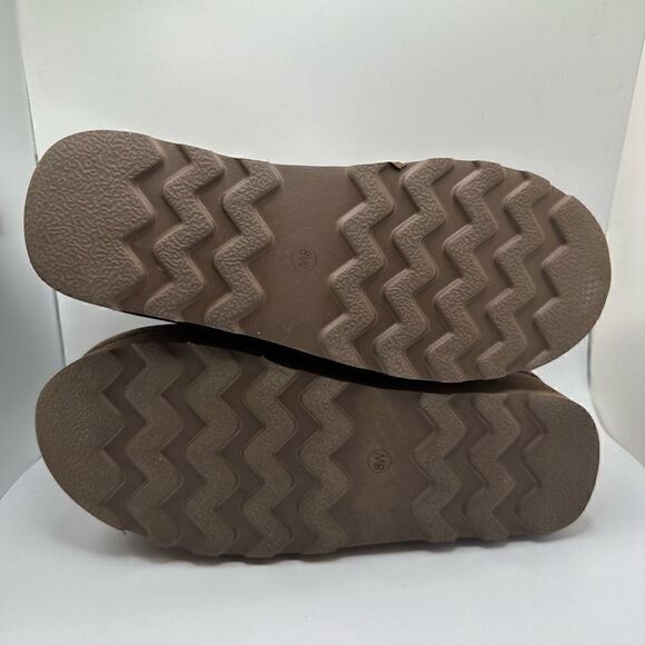 CUSHIONAIRE Women's Genuine Suede pull platform boot +Memory Foam 8 WIDE TAUPE - Picture 5 of 7